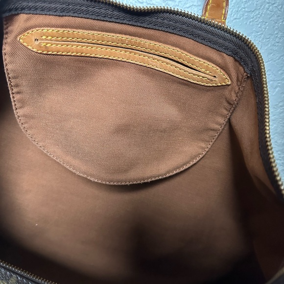 Louis Vuitton carryall - Picture 9 of 17